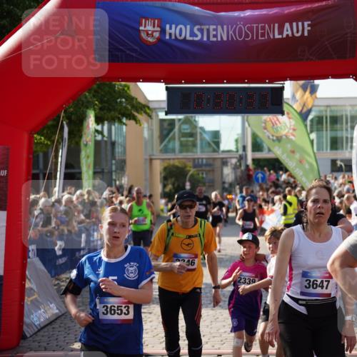 13.06.2025 - Holstenköstenlauf Felixshl http://msf.ph/oto/7931816 13.06.2025 18:00:38 Laufen 2166, 2167, 2339, 2346, 2351, 2375, 2563, 2587, 2808, 3285, 3647, 3653, 3803 meine-sportfotos.de