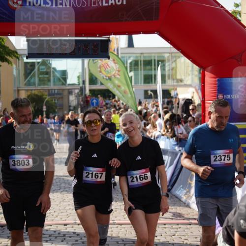 13.06.2025 - Holstenköstenlauf Felixshl http://msf.ph/oto/7931871 13.06.2025 18:00:46 Laufen 2166, 2167, 2375, 2427, 2432, 2557, 2614, 2808, 2887, 3285, 3803, 3956 meine-sportfotos.de