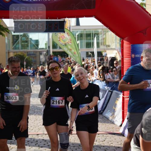13.06.2025 - Holstenköstenlauf Felixshl http://msf.ph/oto/7931874 13.06.2025 18:00:46 Laufen 2166, 2167, 2375, 2427, 2432, 2557, 2614, 2808, 2887, 3285, 3803, 3956 meine-sportfotos.de