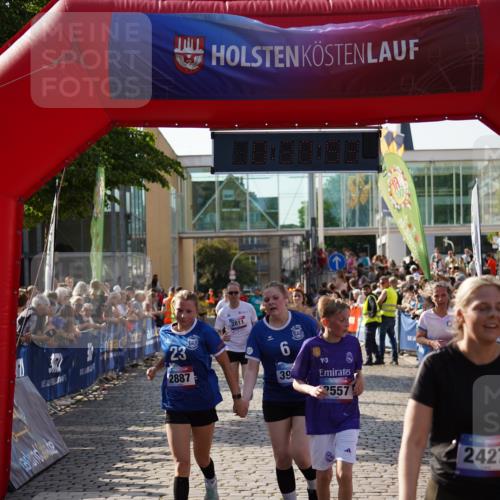 13.06.2025 - Holstenköstenlauf Felixshl http://msf.ph/oto/7931921 13.06.2025 18:00:54 Laufen 2413, 2432, 2557, 2811, 2887, 3101, 3201, 3261, 3723, 3793, 3956 meine-sportfotos.de