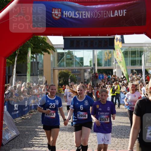 13.06.2025 - Holstenköstenlauf Felixshl http://msf.ph/oto/7931927 13.06.2025 18:00:54 Laufen 2413, 2432, 2557, 2811, 2887, 3101, 3201, 3261, 3723, 3793, 3956 meine-sportfotos.de
