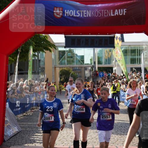 13.06.2025 - Holstenköstenlauf Felixshl http://msf.ph/oto/7931930 13.06.2025 18:00:54 Laufen 2413, 2432, 2557, 2811, 2887, 3101, 3201, 3261, 3723, 3793, 3956 meine-sportfotos.de
