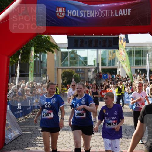 13.06.2025 - Holstenköstenlauf Felixshl http://msf.ph/oto/7931932 13.06.2025 18:00:55 Laufen 2413, 2432, 2557, 2811, 2887, 3101, 3201, 3261, 3723, 3793, 3956 meine-sportfotos.de