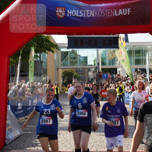 13.06.2025 - Holstenköstenlauf Felixshl http://msf.ph/oto/7931935 13.06.2025 18:00:55 Laufen 2413, 2432, 2557, 2811, 2887, 3101, 3201, 3261, 3723, 3793, 3956 meine-sportfotos.de