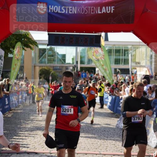 13.06.2025 - Holstenköstenlauf Felixshl http://msf.ph/oto/7931958 13.06.2025 18:01:02 Laufen 2413, 2419, 2496, 2785, 2871, 3201, 3256, 3261, 3298, 3713, 3723, 3733, 3793, 3818, 3819 meine-sportfotos.de