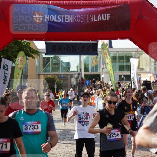 13.06.2025 - Holstenköstenlauf Felixshl http://msf.ph/oto/7932004 13.06.2025 18:01:09 Laufen 2419, 2455, 2470, 2496, 2505, 2740, 2785, 2853, 2871, 3256, 3267, 3269, 3298, 3713, 3733, 3818, 3909 meine-sportfotos.de