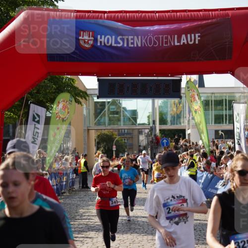 13.06.2025 - Holstenköstenlauf Felixshl http://msf.ph/oto/7932006 13.06.2025 18:01:10 Laufen 2419, 2455, 2470, 2496, 2505, 2740, 2785, 2814, 2853, 2871, 3256, 3267, 3269, 3273, 3298, 3713, 3733, 3814, 3909 meine-sportfotos.de
