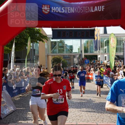 13.06.2025 - Holstenköstenlauf Felixshl http://msf.ph/oto/7932225 13.06.2025 18:01:28 Laufen 2815, 2816, 2842, 2894, 3023, 3197, 3244, 3585, 3608 meine-sportfotos.de
