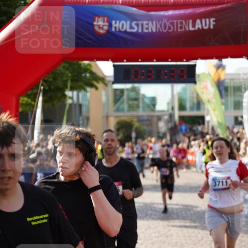 13.06.2025 - Holstenköstenlauf Felixshl http://msf.ph/oto/7932334 13.06.2025 18:01:40 Laufen 2288, 2425, 2454, 2890, 3646, 3710, 3711, 3822 meine-sportfotos.de