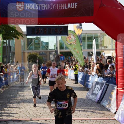13.06.2025 - Holstenköstenlauf Felixshl http://msf.ph/oto/7932378 13.06.2025 18:01:44 Laufen 2231, 2232, 2238, 2252, 2454, 2856, 2890, 3579, 3646, 3710, 3711, 3822, 3900 meine-sportfotos.de