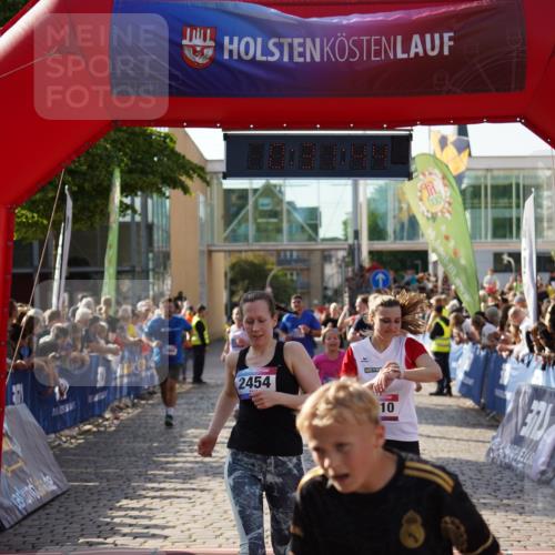 13.06.2025 - Holstenköstenlauf Felixshl http://msf.ph/oto/7932407 13.06.2025 18:01:46 Laufen 2231, 2232, 2238, 2252, 2454, 2856, 2890, 3579, 3646, 3710, 3822, 3900 meine-sportfotos.de