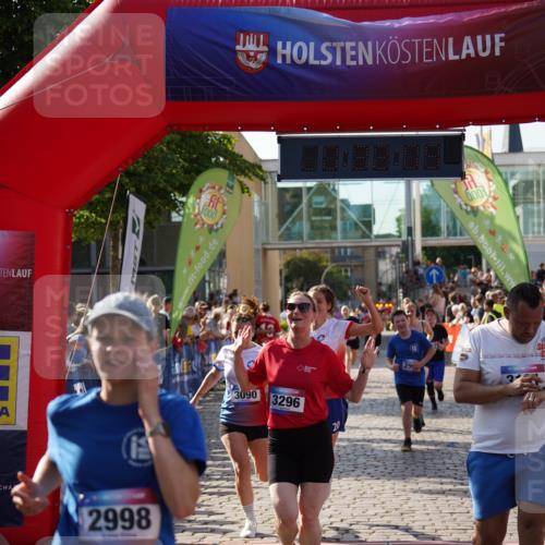 13.06.2025 - Holstenköstenlauf Felixshl http://msf.ph/oto/7932657 13.06.2025 18:02:10 Laufen 2010, 2013, 2410, 2994, 2998, 3090, 3095, 3161, 3296, 3578, 3606, 3630, 3927 meine-sportfotos.de