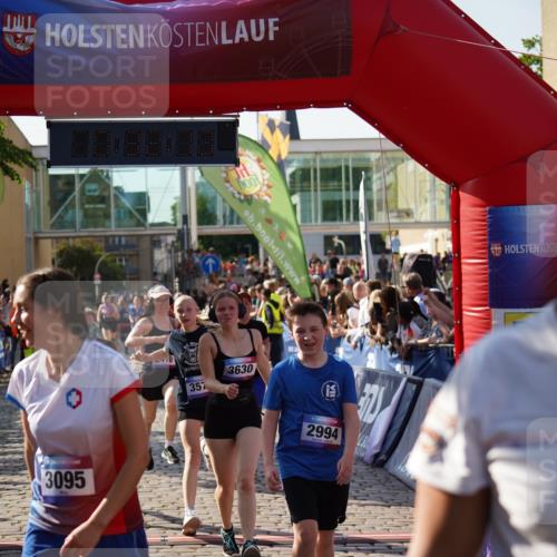13.06.2025 - Holstenköstenlauf Felixshl http://msf.ph/oto/7932714 13.06.2025 18:02:14 Laufen 2009, 2010, 2013, 2410, 2449, 2502, 2994, 3090, 3095, 3296, 3578, 3606, 3630, 3927 meine-sportfotos.de