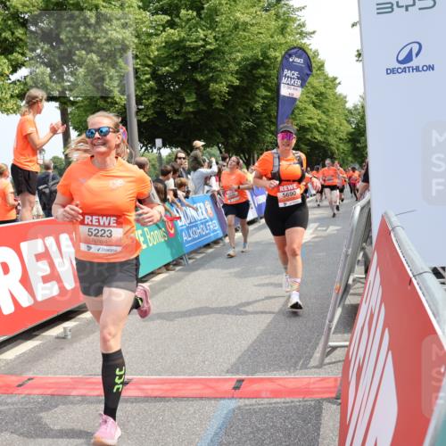 15.06.2025 - REWE Women's Run Strokosch-Dieckow http://msf.ph/oto/7933038 15.06.2025 11:05:25 Ziel 5116, 5223, 5224, 5275, 5321, 5346, 5347, 5401, 5440, 5444, 5477, 5518, 5540, 5557, 5639, 5646, 5690 meine-sportfotos.de