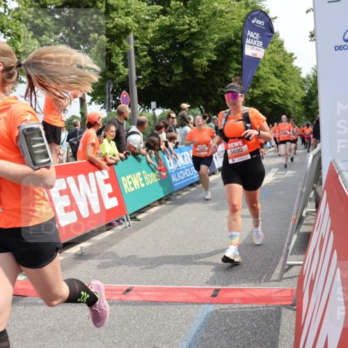15.06.2025 - REWE Women's Run Strokosch-Dieckow http://msf.ph/oto/7933042 15.06.2025 11:05:26 Ziel 5089, 5103, 5216, 5223, 5224, 5275, 5321, 5347, 5401, 5439, 5440, 5444, 5477, 5518, 5540, 5557, 5646, 5690 meine-sportfotos.de