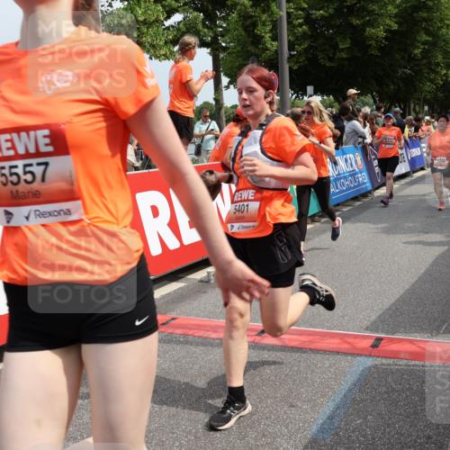 15.06.2025 - REWE Women's Run Strokosch-Dieckow http://msf.ph/oto/7933068 15.06.2025 11:05:29 Ziel 5089, 5103, 5216, 5223, 5224, 5275, 5401, 5431, 5439, 5440, 5444, 5477, 5518, 5540, 5544, 5557, 5646, 5690 meine-sportfotos.de