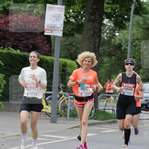 15.06.2025 - REWE Women's Run Jannik Wohlers http://msf.ph/oto/7933090 15.06.2025 08:24:10 Laufen 10771, 15, 2025, 10291, 10449, 1864 meine-sportfotos.de