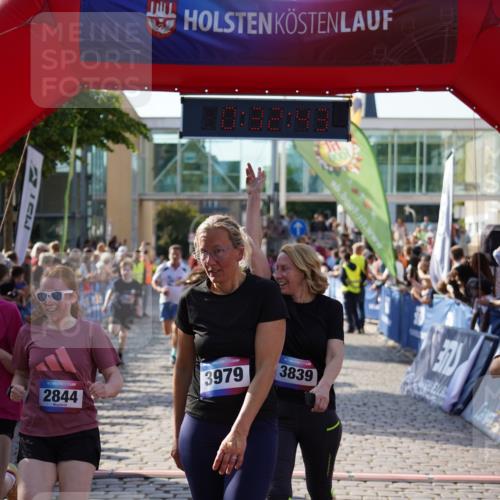 13.06.2025 - Holstenköstenlauf Felixshl http://msf.ph/oto/7933094 13.06.2025 18:02:44 Laufen 2094, 2095, 2138, 2484, 2562, 2782, 2844, 2846, 2975, 2986, 3290, 3610, 3817, 3839, 3904, 3921, 3947, 3976, 3977, 3979 meine-sportfotos.de