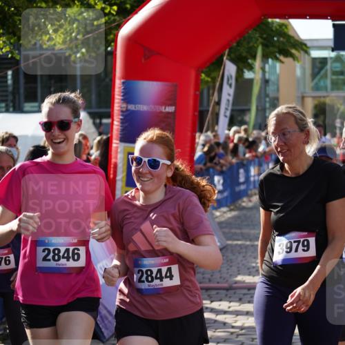 13.06.2025 - Holstenköstenlauf Felixshl http://msf.ph/oto/7933126 13.06.2025 18:02:45 Laufen 2138, 2484, 2562, 2782, 2844, 2846, 2975, 2986, 3290, 3610, 3817, 3839, 3904, 3921, 3947, 3976, 3977, 3979 meine-sportfotos.de