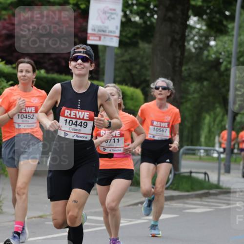 15.06.2025 - REWE Women's Run Jannik Wohlers http://msf.ph/oto/7933157 15.06.2025 08:24:12 Laufen 16, 2825, 0291, 10452, 10449, 711, 10567, 1964 meine-sportfotos.de