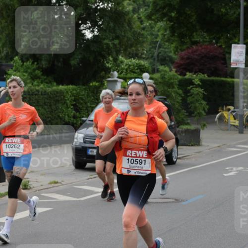 15.06.2025 - REWE Women's Run Jannik Wohlers http://msf.ph/oto/7933192 15.06.2025 08:24:30 Laufen 10262, 10591 meine-sportfotos.de