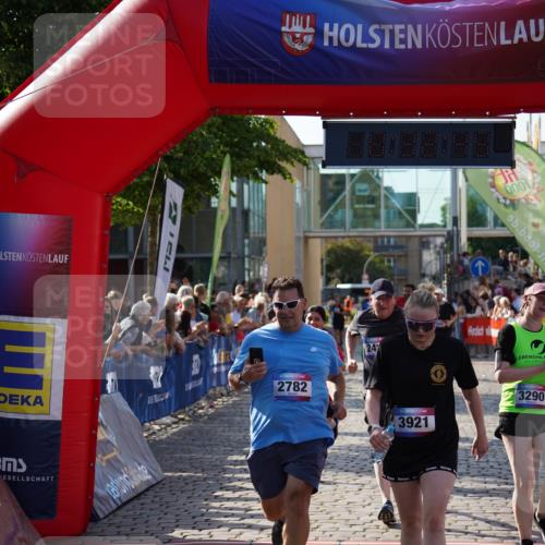 13.06.2025 - Holstenköstenlauf Felixshl http://msf.ph/oto/7933226 13.06.2025 18:02:51 Laufen 2484, 2562, 2782, 2975, 3018, 3257, 3290, 3295, 3610, 3664, 3665, 3817, 3921, 3977 meine-sportfotos.de