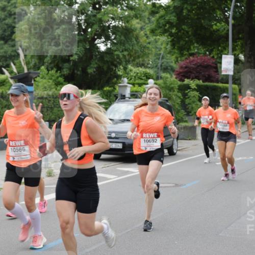 15.06.2025 - REWE Women's Run Jannik Wohlers http://msf.ph/oto/7933232 15.06.2025 08:24:43 Laufen 10566, 1043, 10692, 101, 10203 meine-sportfotos.de