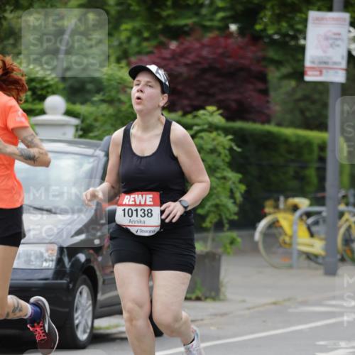 15.06.2025 - REWE Women's Run Jannik Wohlers http://msf.ph/oto/7933353 15.06.2025 08:24:56 Laufen 10138 meine-sportfotos.de