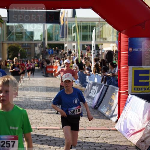 13.06.2025 - Holstenköstenlauf Felixshl http://msf.ph/oto/7933367 13.06.2025 18:03:00 Laufen 2104, 3018, 3150, 3257, 3295, 3300, 3664, 3665, 3949 meine-sportfotos.de
