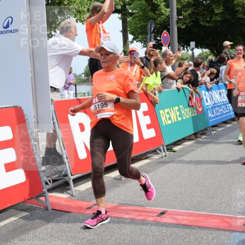 15.06.2025 - REWE Women's Run Strokosch-Dieckow http://msf.ph/oto/7933391 15.06.2025 11:05:57 Ziel 5005, 5146, 5195, 5212, 5261, 5265, 5284, 5285, 5298, 5387, 5388, 5468, 5530, 5553, 5559, 5636 meine-sportfotos.de