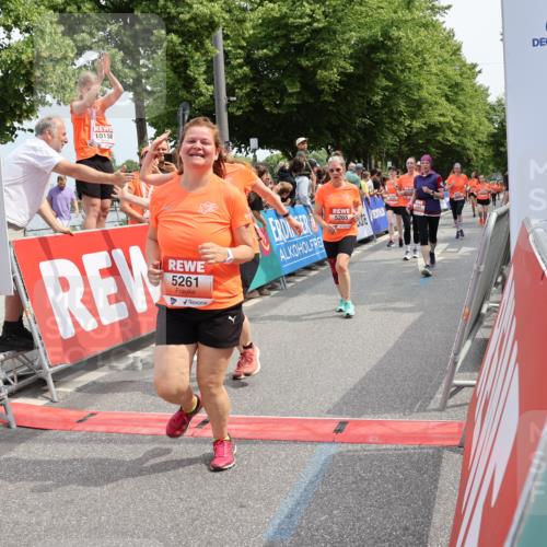 15.06.2025 - REWE Women's Run Strokosch-Dieckow http://msf.ph/oto/7933406 15.06.2025 11:05:59 Ziel 5005, 5189, 5195, 5212, 5261, 5265, 5270, 5285, 5298, 5450, 5468, 5522, 5530, 5553, 5559, 5636 meine-sportfotos.de