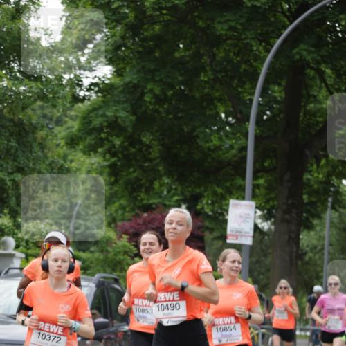 15.06.2025 - REWE Women's Run Jannik Wohlers http://msf.ph/oto/7933465 15.06.2025 08:25:15 Laufen 043, 10372, 10853, 10490, 10854 meine-sportfotos.de