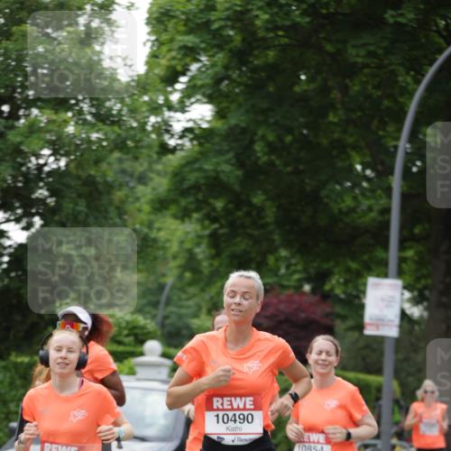 15.06.2025 - REWE Women's Run Jannik Wohlers http://msf.ph/oto/7933485 15.06.2025 08:25:15 Laufen 10372, 10490, 10854 meine-sportfotos.de