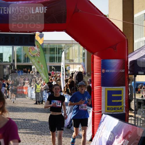 13.06.2025 - Holstenköstenlauf Felixshl http://msf.ph/oto/7933611 13.06.2025 18:03:14 Laufen 2164, 2469, 2875, 2914, 2978, 2999, 3010, 3031, 3769, 3773, 3786, 3925, 3957 meine-sportfotos.de