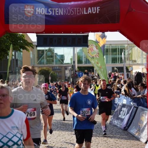 13.06.2025 - Holstenköstenlauf Felixshl http://msf.ph/oto/7933853 13.06.2025 18:03:20 Laufen 2073, 2213, 2214, 2358, 2442, 2978, 3031, 3294, 3769, 3773, 3786, 3806, 3864, 3925, 3983 meine-sportfotos.de