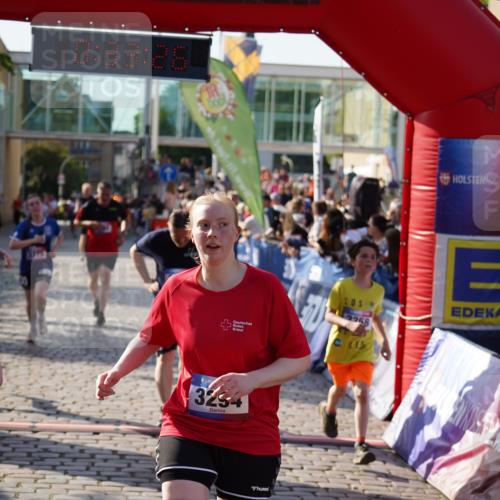 13.06.2025 - Holstenköstenlauf Felixshl http://msf.ph/oto/7933925 13.06.2025 18:03:27 Laufen 2073, 2213, 2214, 2358, 2442, 3080, 3190, 3294, 3779, 3806, 3864, 3983 meine-sportfotos.de