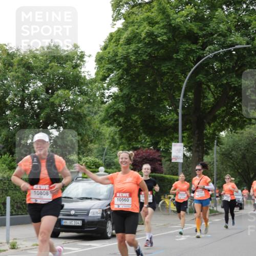 15.06.2025 - REWE Women's Run Jannik Wohlers http://msf.ph/oto/7934023 15.06.2025 08:25:31 Laufen 10808, 1043, 10289, 10560 meine-sportfotos.de