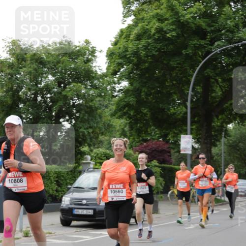 15.06.2025 - REWE Women's Run Jannik Wohlers http://msf.ph/oto/7934057 15.06.2025 08:25:31 Laufen 10808, 1043, 10525, 10560 meine-sportfotos.de