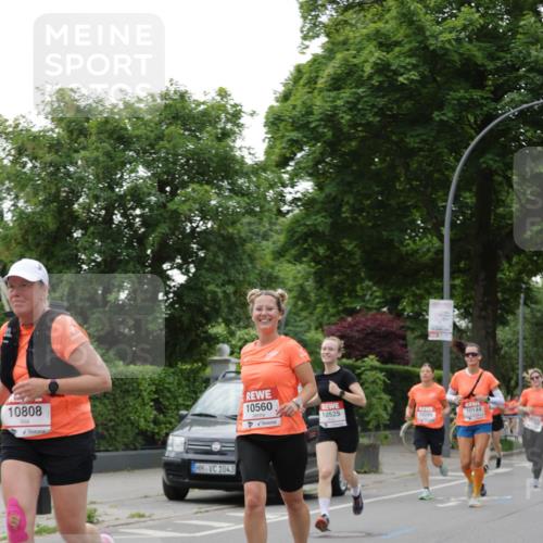 15.06.2025 - REWE Women's Run Jannik Wohlers http://msf.ph/oto/7934067 15.06.2025 08:25:31 Laufen 10808, 1043, 10560, 10525, 10289, 10144 meine-sportfotos.de