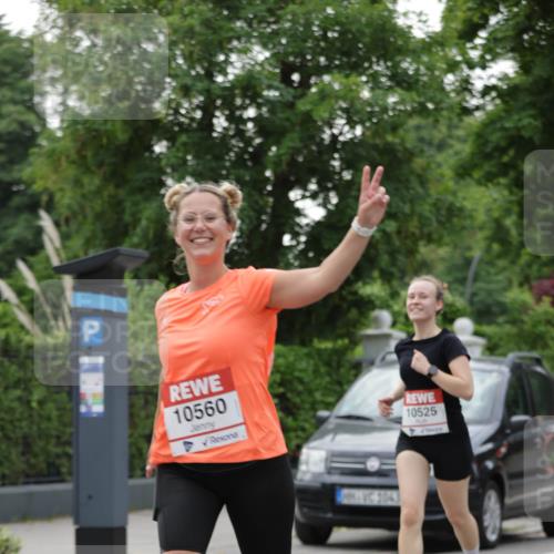 15.06.2025 - REWE Women's Run Jannik Wohlers http://msf.ph/oto/7934122 15.06.2025 08:25:32 Laufen 10560, 1043, 10525 meine-sportfotos.de