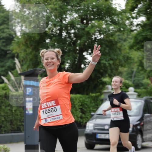 15.06.2025 - REWE Women's Run Jannik Wohlers http://msf.ph/oto/7934129 15.06.2025 08:25:32 Laufen 10560, 10525 meine-sportfotos.de