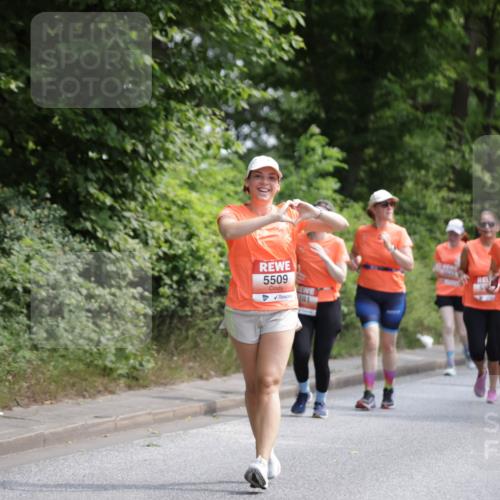 15.06.2025 - REWE Women's Run Jannik Wohlers http://msf.ph/oto/7934181 15.06.2025 10:12:06 Laufen 5509, 81, 5683, 5564 meine-sportfotos.de