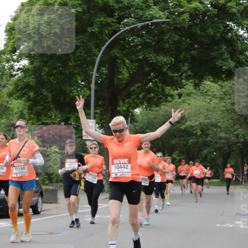 15.06.2025 - REWE Women's Run Jannik Wohlers http://msf.ph/oto/7934190 15.06.2025 08:25:33 Laufen 289, 10144, 10673, 10366, 10442, 1756 meine-sportfotos.de