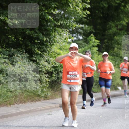 15.06.2025 - REWE Women's Run Jannik Wohlers http://msf.ph/oto/7934202 15.06.2025 10:12:07 Laufen 5509, 181, 6629, 5683, 4 meine-sportfotos.de