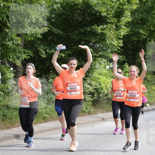 15.06.2025 - REWE Women's Run Jannik Wohlers http://msf.ph/oto/7934301 15.06.2025 10:12:11 Laufen 5181, 5683, 5529, 5564 meine-sportfotos.de