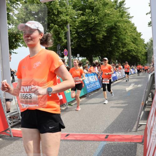 15.06.2025 - REWE Women's Run Strokosch-Dieckow http://msf.ph/oto/7934326 15.06.2025 11:07:27 Ziel 5125, 5131, 5254, 5563, 5642, 5676 meine-sportfotos.de