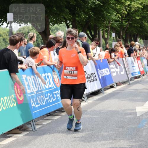 15.06.2025 - REWE Women's Run Strokosch-Dieckow http://msf.ph/oto/7934374 15.06.2025 11:07:30 Ziel 5092, 5125, 5131, 5254, 5563 meine-sportfotos.de