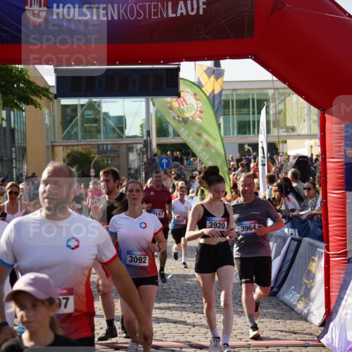 13.06.2025 - Holstenköstenlauf Felixshl http://msf.ph/oto/7934405 13.06.2025 18:03:45 Laufen 2017, 2633, 2666, 2711, 2857, 2859, 2886, 2946, 2985, 3091, 3092, 3097, 3147, 3202, 3204, 3263, 3596, 3598, 3611, 3612, 3799, 3837, 3902, 3903, 3920, 3964 meine-sportfotos.de