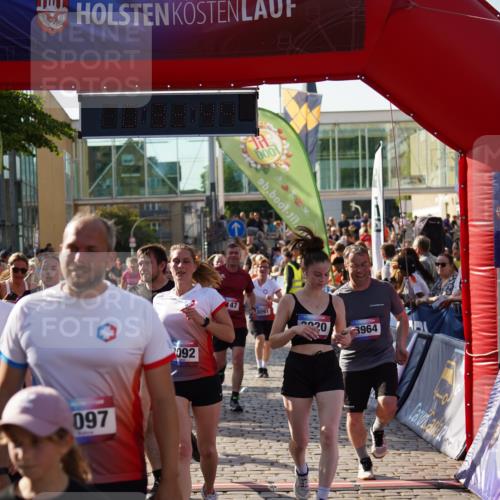 13.06.2025 - Holstenköstenlauf Felixshl http://msf.ph/oto/7934424 13.06.2025 18:03:45 Laufen 2017, 2633, 2666, 2711, 2857, 2859, 2886, 2946, 2985, 3091, 3092, 3097, 3147, 3202, 3204, 3263, 3596, 3598, 3611, 3612, 3799, 3837, 3902, 3903, 3920, 3964 meine-sportfotos.de