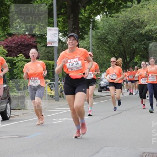 15.06.2025 - REWE Women's Run Jannik Wohlers http://msf.ph/oto/7934448 15.06.2025 08:25:40 Laufen 0272, 10733, 15, 2025, 10136, 693, 10775, 10795, 1024, 4 meine-sportfotos.de